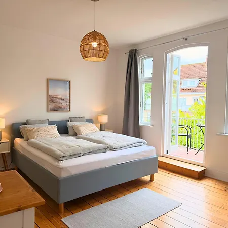 Lilla - Pa Stranden -
