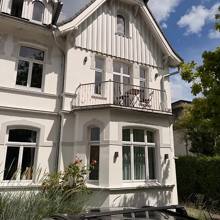 Lilla - Pa Stranden - *
